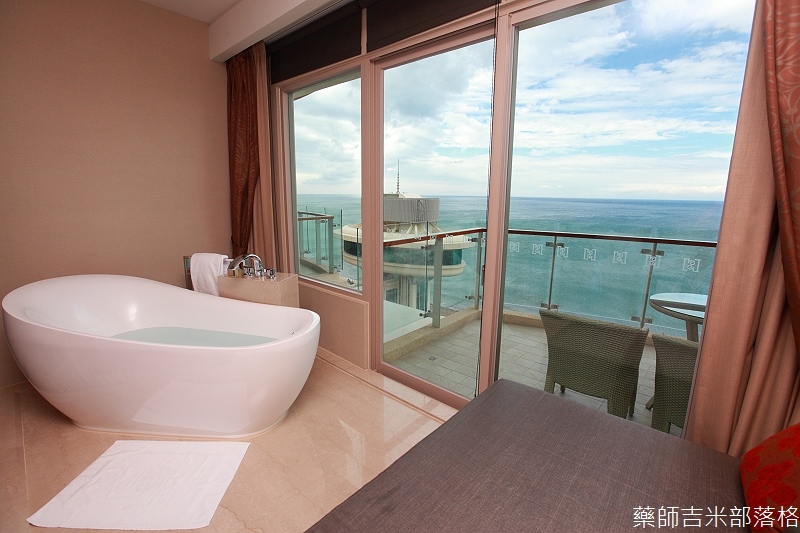 H_Resort_Room_235