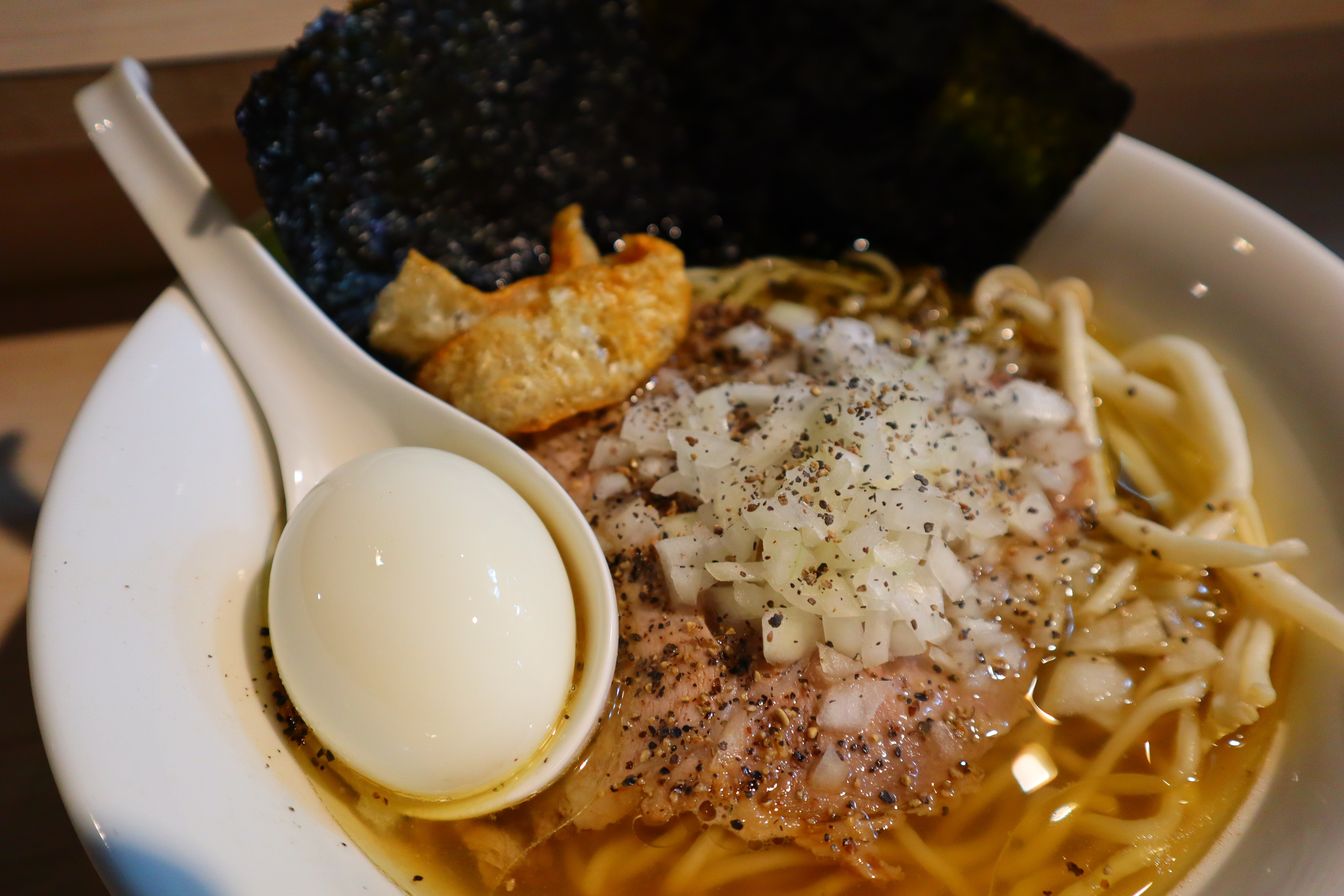 (新北板橋美食)宋囍拉麵 らーめん， 老闆有點像是鄰家大哥型